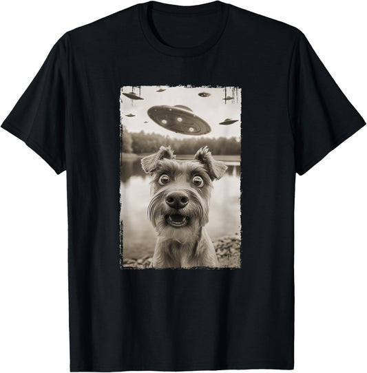 Retro Schnauzer UFO Encounters - Funny UFO Schnauzer Selfie T-Shirt