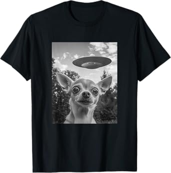 Funny Chihuahua Selfie with UFO T-Shirt