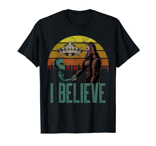 I Believe Bigfoot Alien UFO Flying Object Vintage T-Shirt