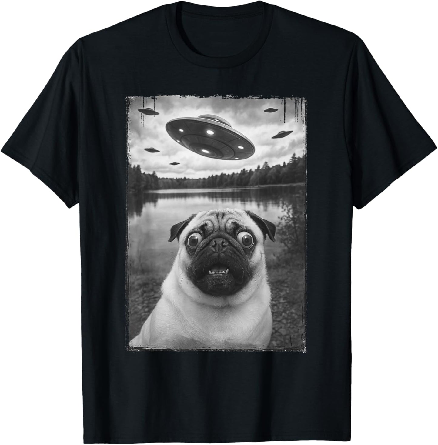 Vintage Pug UFO Encounters - Funny UFO and Pug Selfie T-Shirt