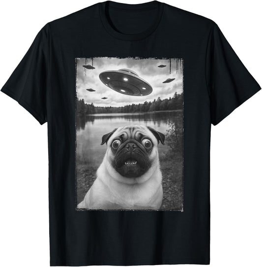 Vintage Pug UFO Encounters - Funny UFO and Pug Selfie T-Shirt