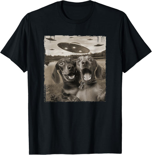 Vintage Weiner UFO Encounters Funny UFO and Dachshund Selfie T-Shirt