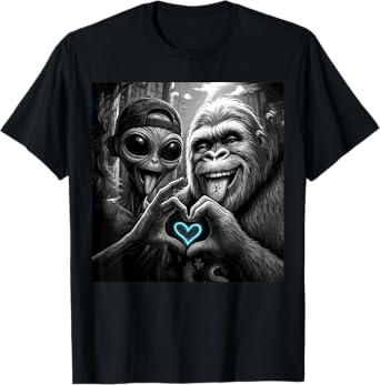 Funny Bigfoot & Alien Sasquatch Heart Love Hand Sign Selfie T-Shirt