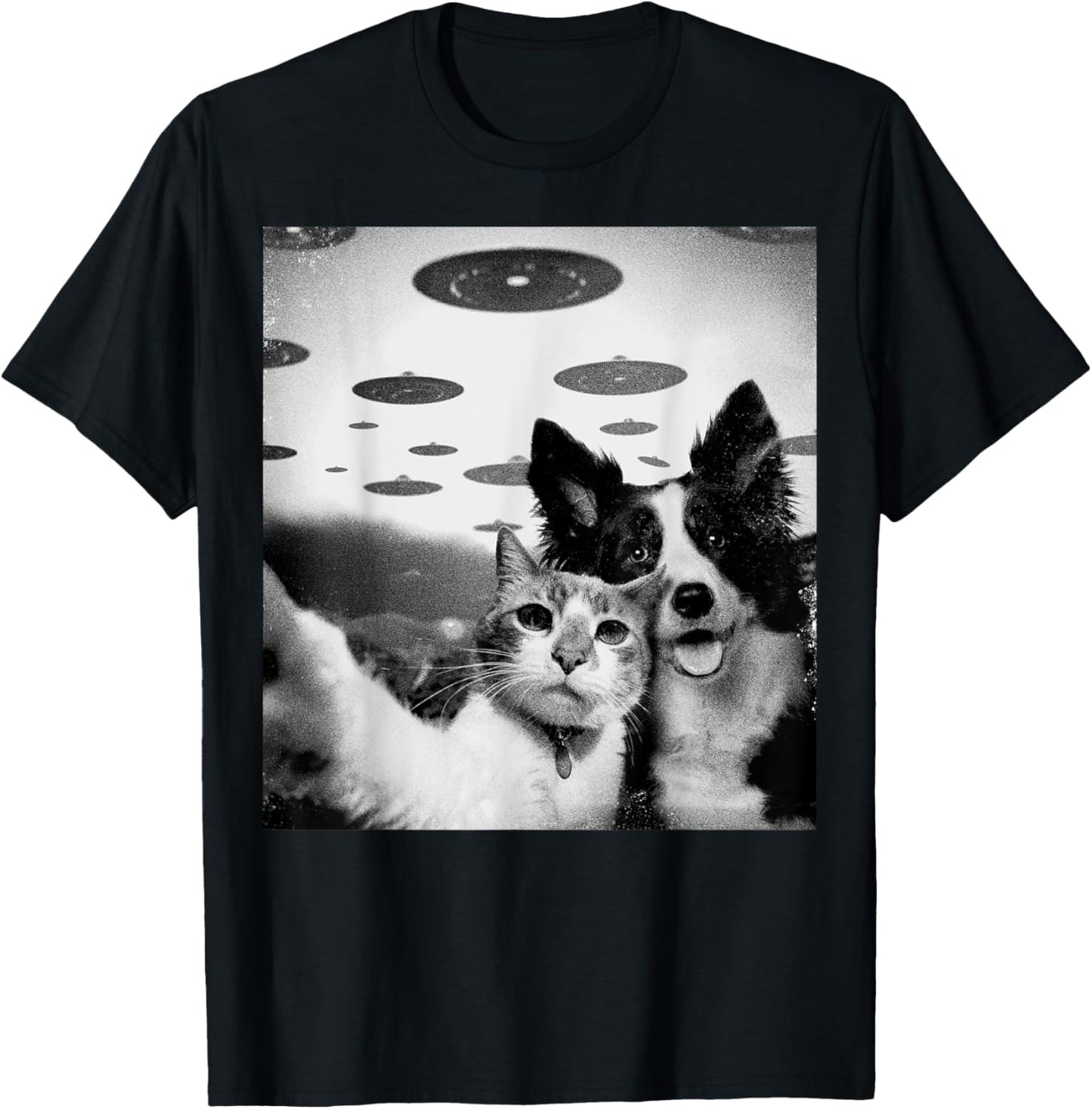 Cat And Dog Selfie With Alien UFOs Funny Weird Graphic Mens T-Shirt