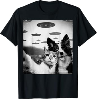 Cat And Dog Selfie With Alien UFOs Funny Weird Graphic Mens T-Shirt