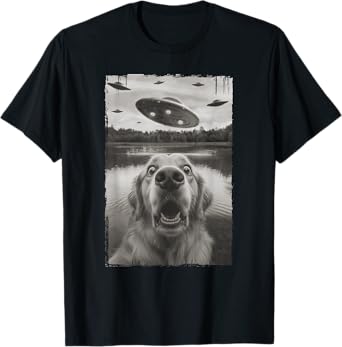 Golden Retriever Selfie with UFO - Funny Golden Retriever T-Shirt