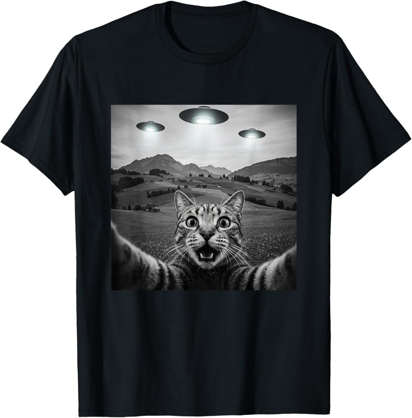 Cat Selfie With Alien UFO Funny T-Shirt