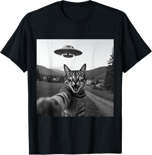 Cat Selfie With Alien UFO Funny Gifts For Cat Lovers T-Shirt