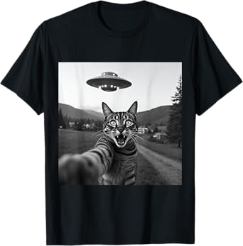 Cat Selfie With Alien UFO Funny Gifts For Cat Lovers Men Women T-Shirt