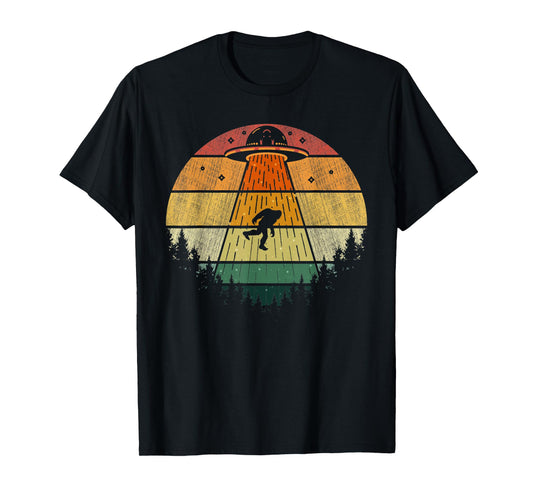 Retro Vintage Bigfoot UFO Abduction Funny Sasquatch Aliens T-Shirt