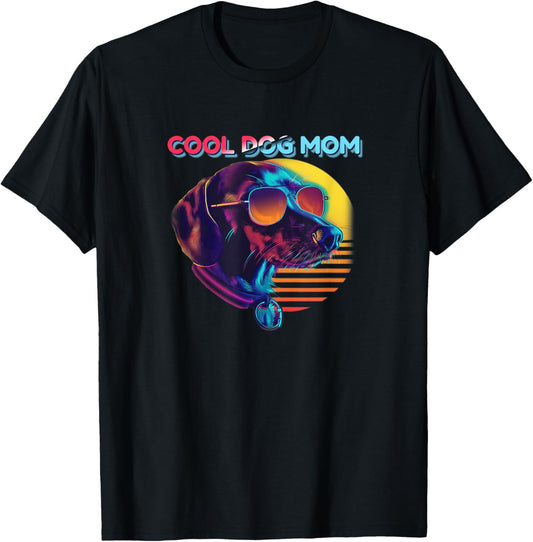 Pet parent. Cool dog mom T-Shirt