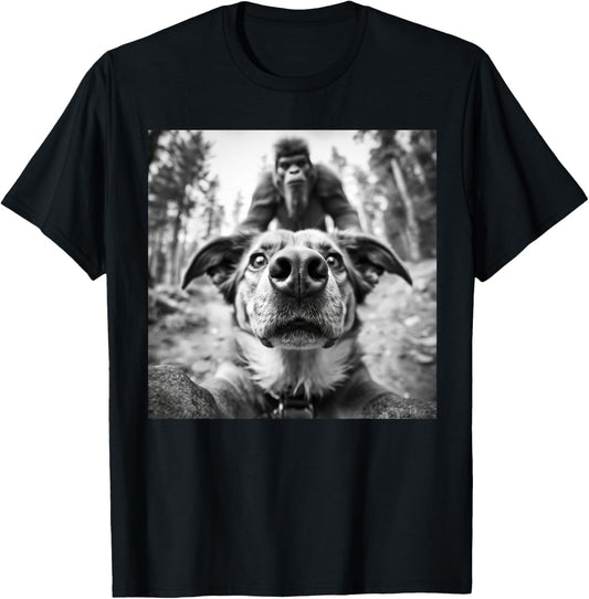 Funny Dog Selfie With Bigfoot, Dog-Sasquatch Novelty Graphic T-Shirt