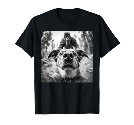 Funny Dog Selfie With Bigfoot, Dog-Sasquatch Novelty Graphic T-Shirt