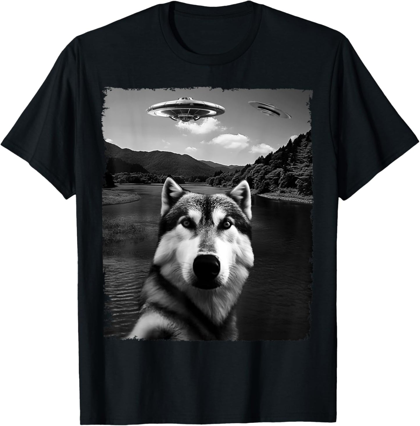 Dog Husky Selfie with Alien and Ufo T-Shirt