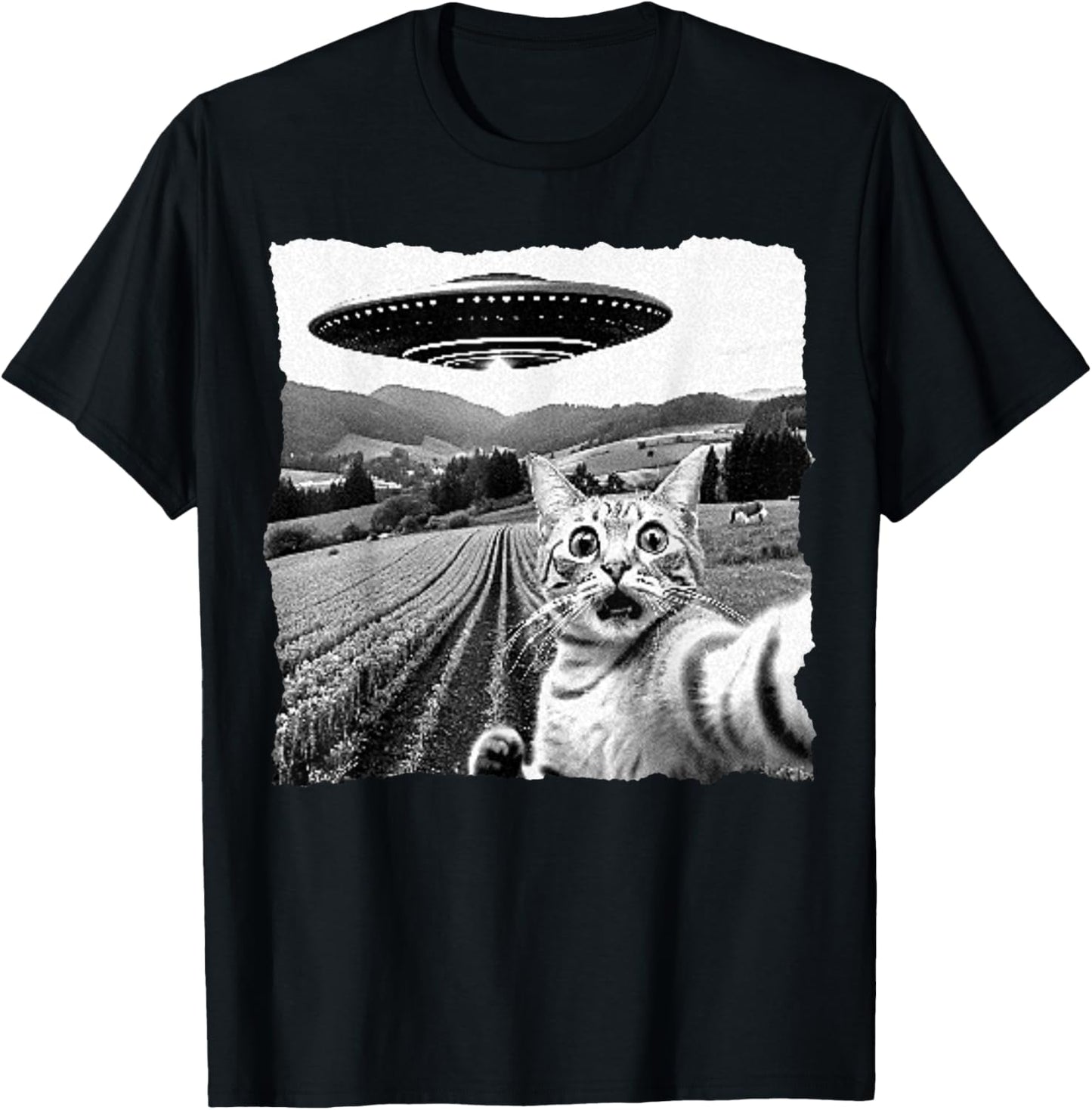 Cat Selfie with Alien UFO Funny Cat T-Shirt