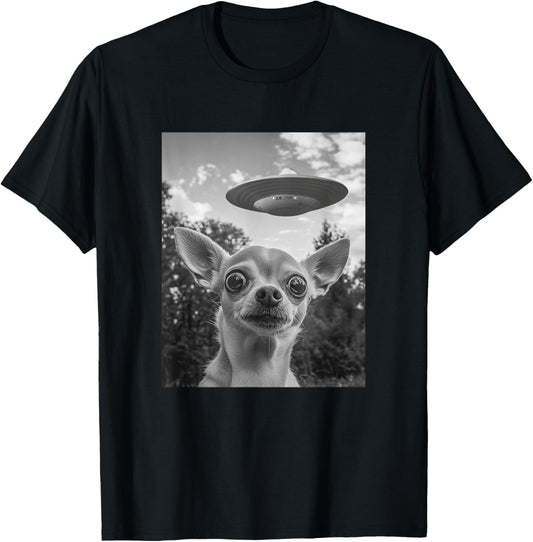 Funny Chihuahua Selfie with UFO T-Shirt