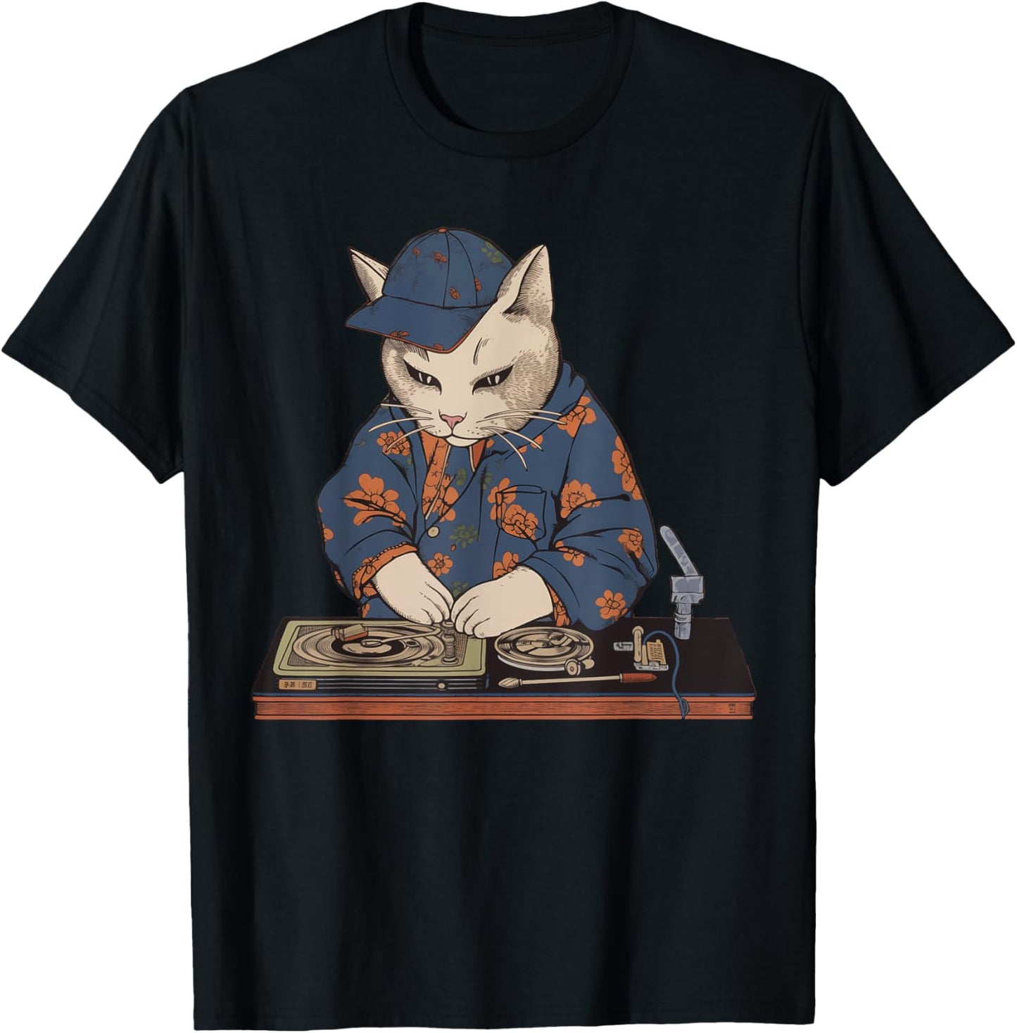 Cool Japanese hip hop DJ cat at the turntable T-Shirt
