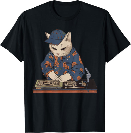 Cool Japanese hip hop DJ cat at the turntable T-Shirt