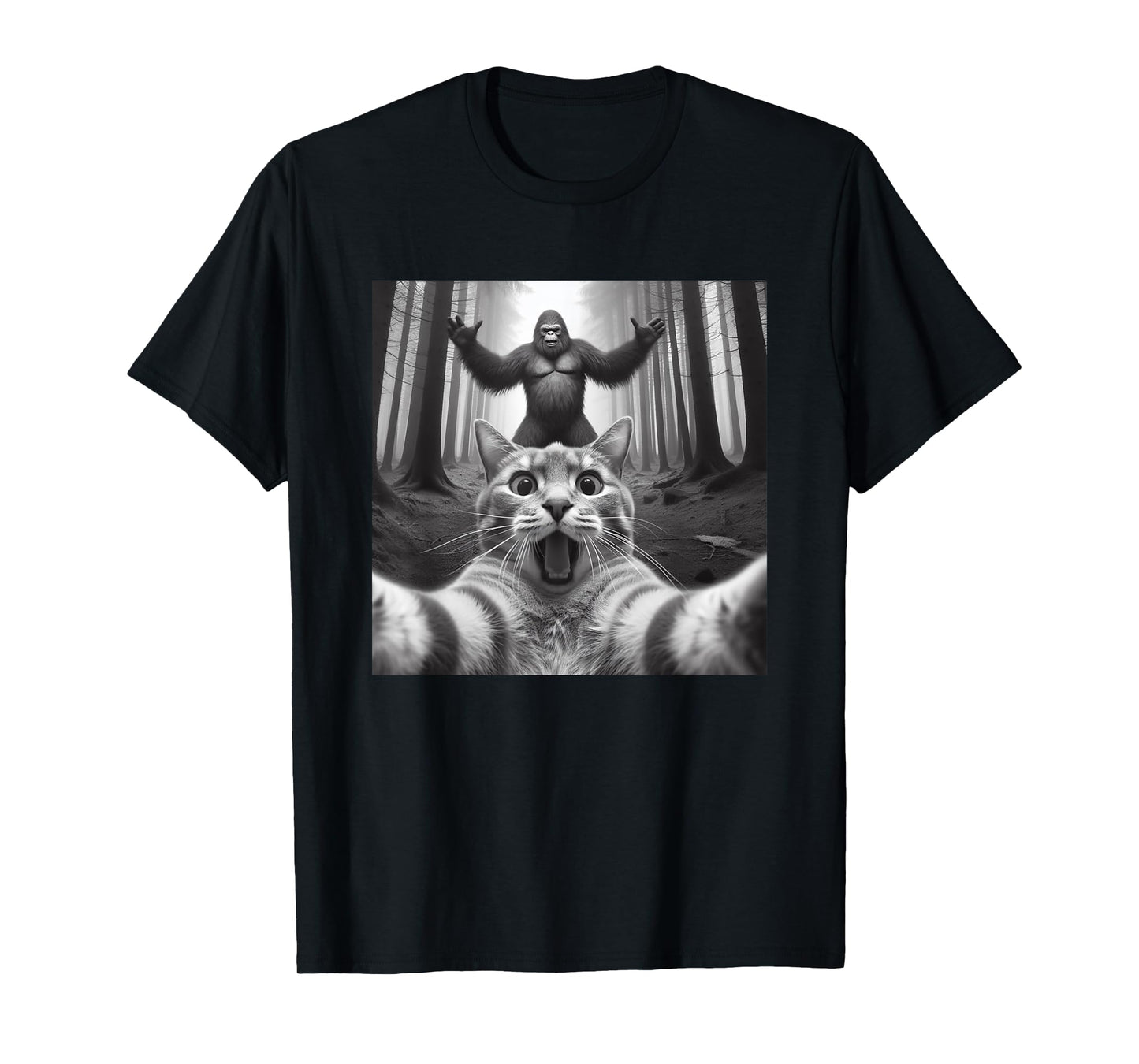 Funny Surprised Scared Cat Selfie With Sasquatsch Bigfoot T-Shirt