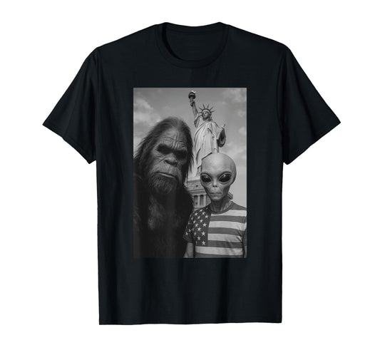 Retro Alien and Bigfoot Selfie Funny Alien Men Women T-Shirt