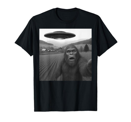 Bigfoot Selfie with Alien UFO Funny Gifts for Men Women Kid T-Shirt