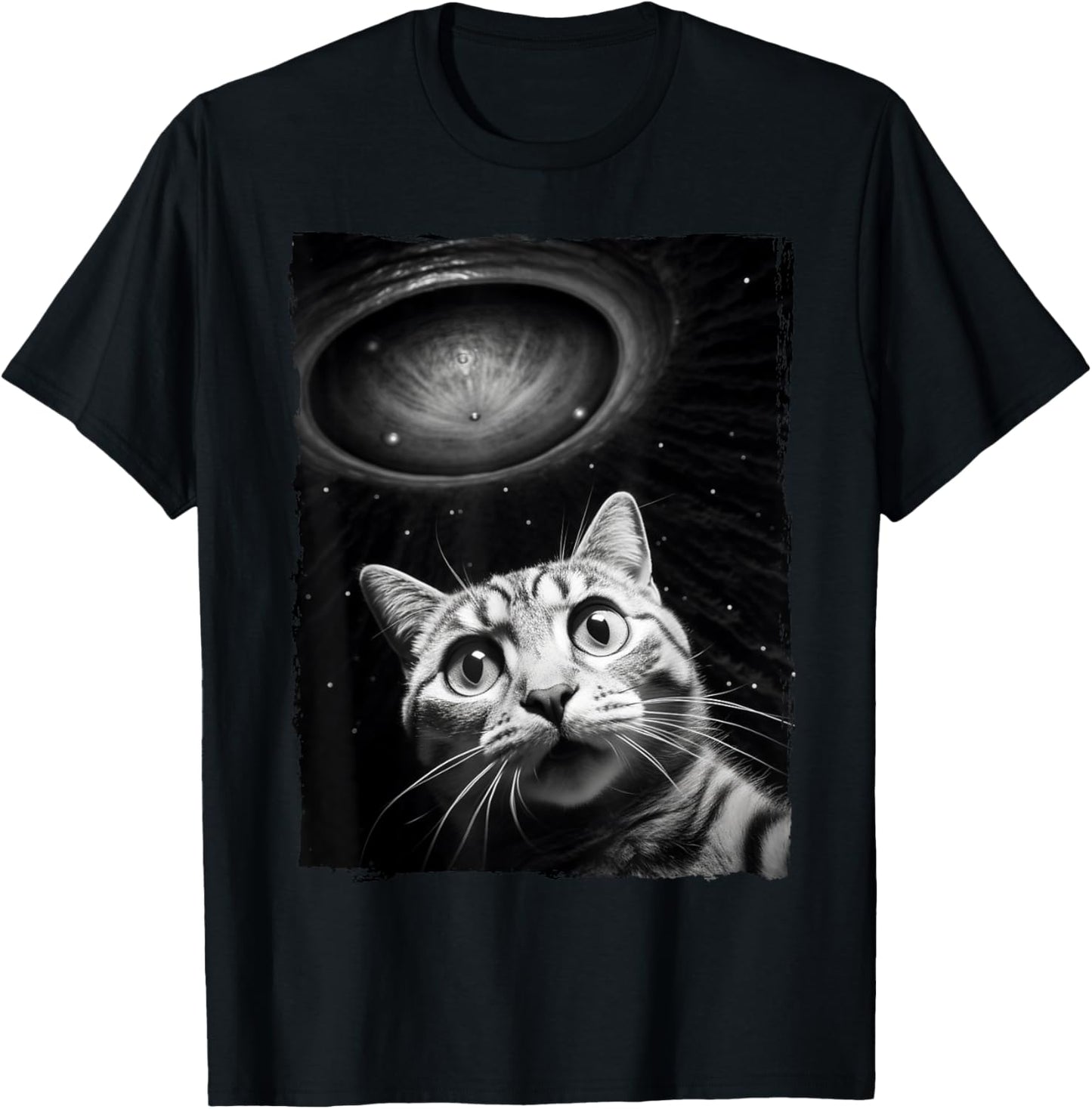 Funny Cat Selfie with UFOs Cat Mom Cat Dad Funny Cat Lover T-Shirt