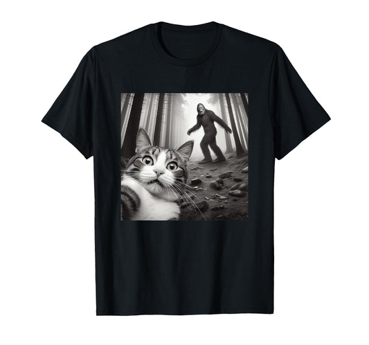 Funny Surprised Scared Cat Selfie With Sasquatsch Bigfoot T-Shirt for Men Women Girls Kids