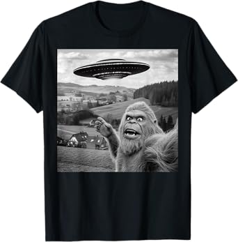 Bigfoot Selfie With Alien UFO Funny Gifts For Men Women Kid T-Shirt
