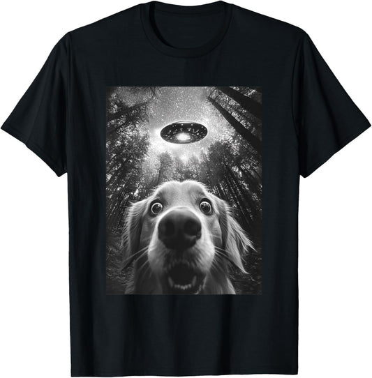 Surprised Golden Retriever Selfie With Alien UFO, funny dog T-Shirt