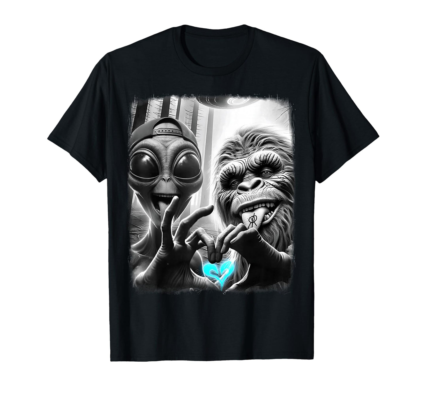 Bigfoot Sasquatch Alien Lovefest Love Hand Sign 0LTD4V T-Shirt