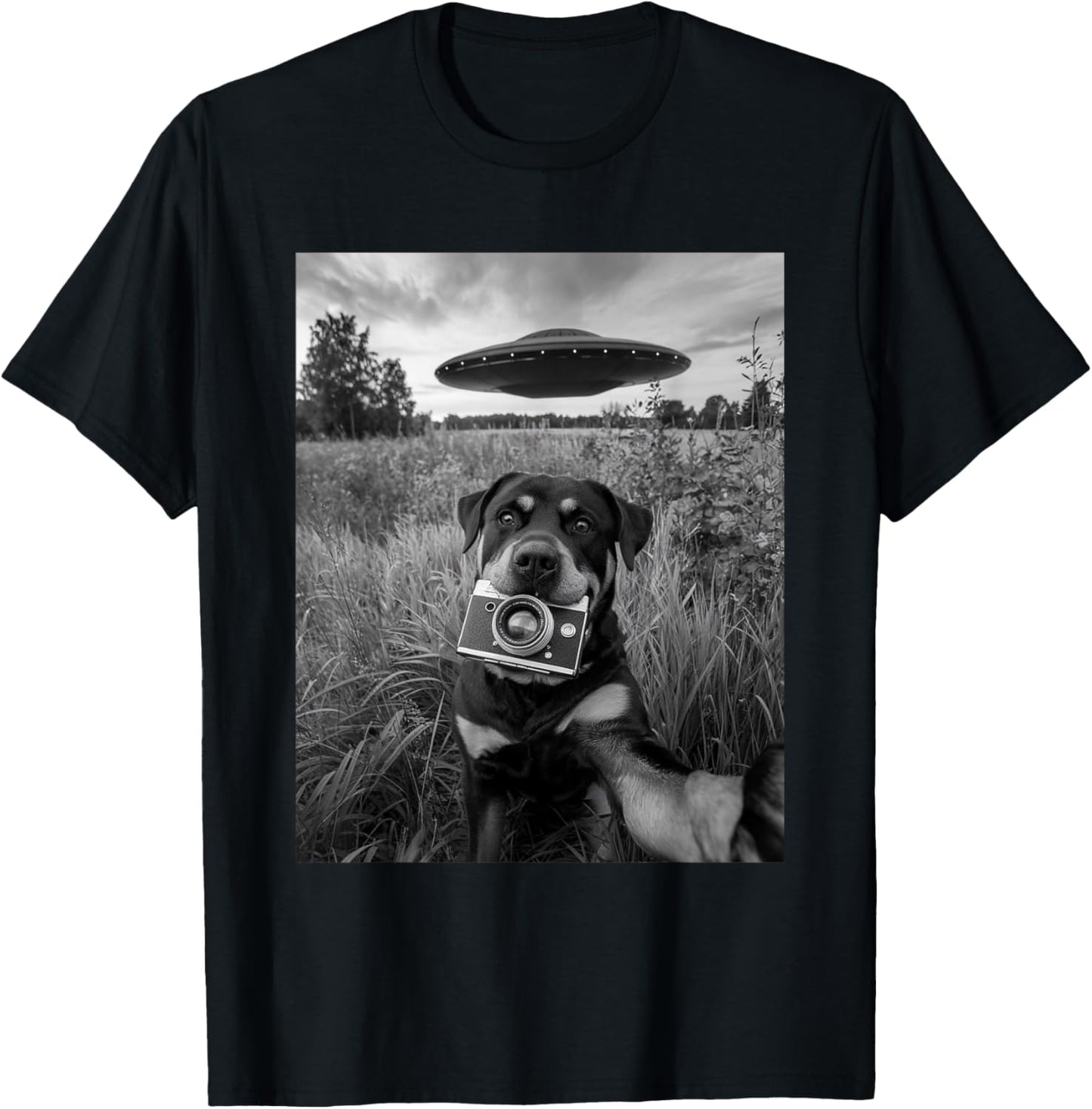 Funny Rottweiler Ufo Selfie T-Shirt