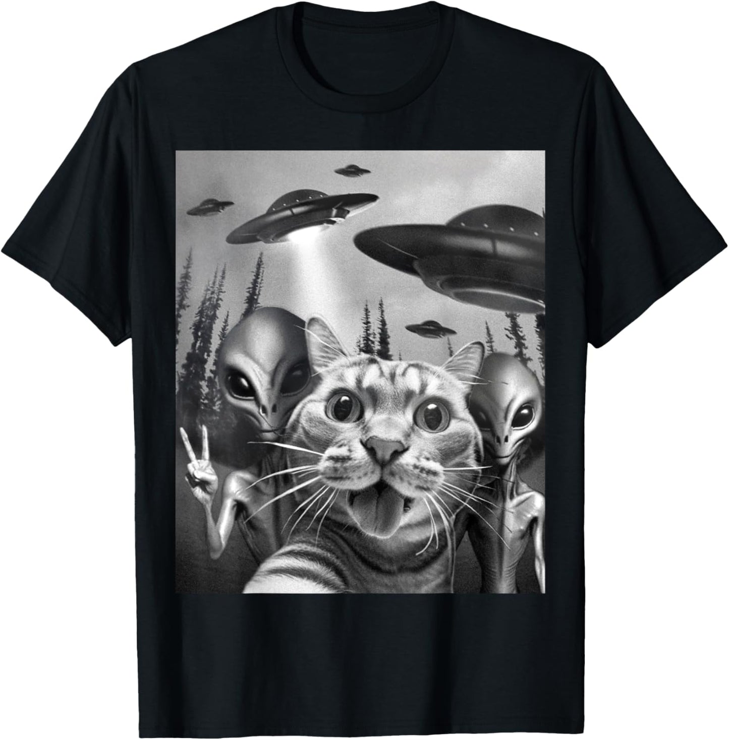 Funny Cat Selfie with UFOs Peace Sign Alien Cat UFO Invasion T-Shirt