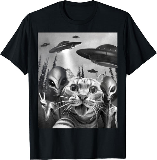 Funny Cat Selfie with UFOs Peace Sign Alien Cat UFO Invasion T-Shirt