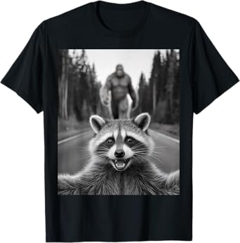 Scared Raccoon Selfie With Sasquatch Bigfoot , Funny Raccoon T-Shirt