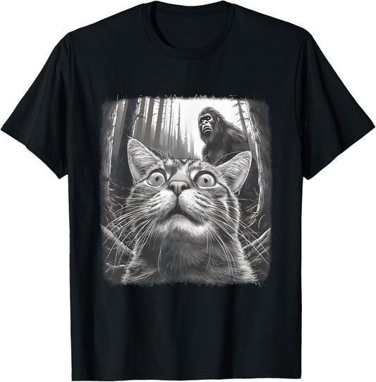 Surprised Scared Cat Selfie With Sasquatsch Bigfoot 0D4ERF T-Shirt