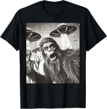 Bigfoot Alien Ufo Selfie Funny Sasquatch Meme Men Women Kids T-Shirt
