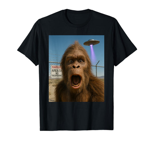 Bigfoot Selfie Sasquatch Funny Area 51 T-Shirt