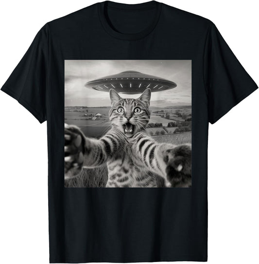 Cat Selfie With Alien UFO Funny Cat Sarcastic Humor Meme T-Shirt
