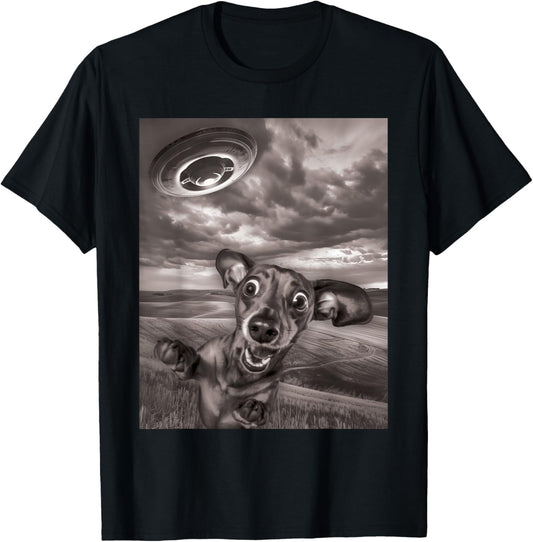 Funny Dachshund UFO Selfie T-Shirt