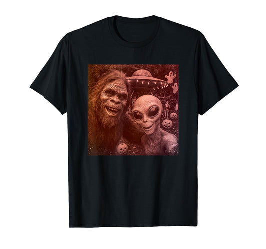 Halloween Bigfoot Alien Holiday Decorating UFO Vintage Funny T-Shirt