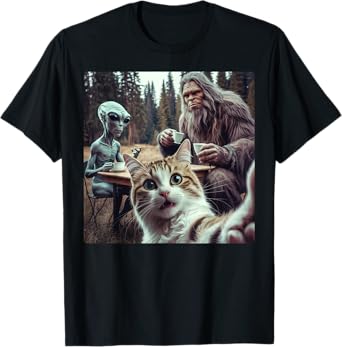 Cat Selfie With Bigfoot Alien Funny Gifts For Men Women Kid T-Shirt