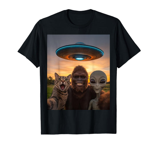 Cat Bigfoot Alien Selfie BFF Funny Photo With UFO T-Shirt