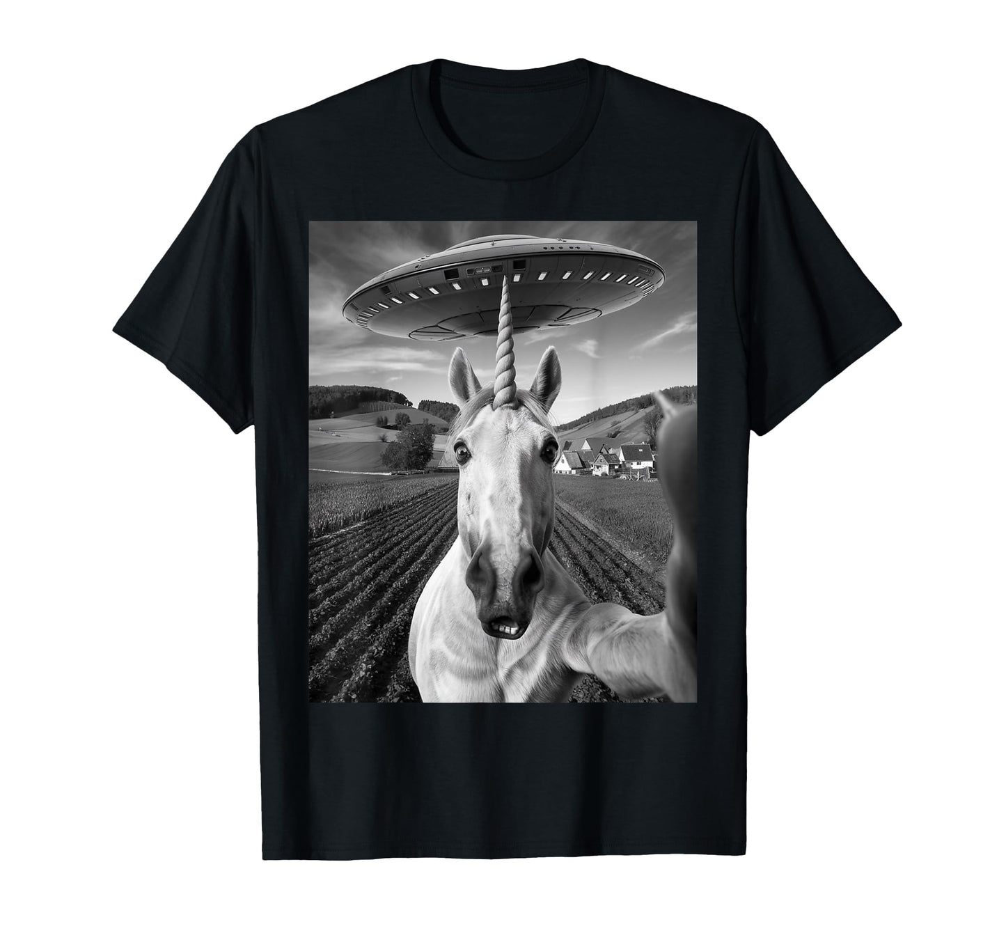 Unicorn Selfie With Alien UFO Funny Unicorn Gifts For Women T-Shirt