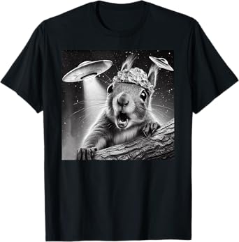 Funny Alien Squirrel Selfie With Alu Hat UFO Encounter T-Shirt