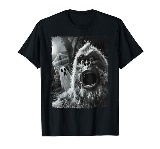 bigfoot sasquatch selfie with ghost halloween haunted house T-Shirt