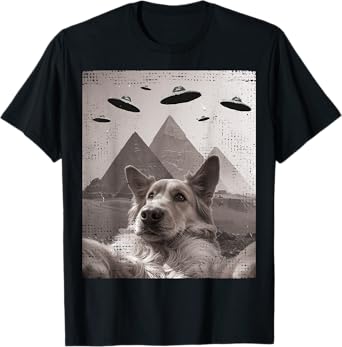 Dog UFO Meme - Funny Golden Retriever Dog Selfie with UFOs T-Shirt