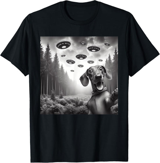 Funny Dachshund Dog Selfie With UFO Alien UFO Themed Stuff T-Shirt