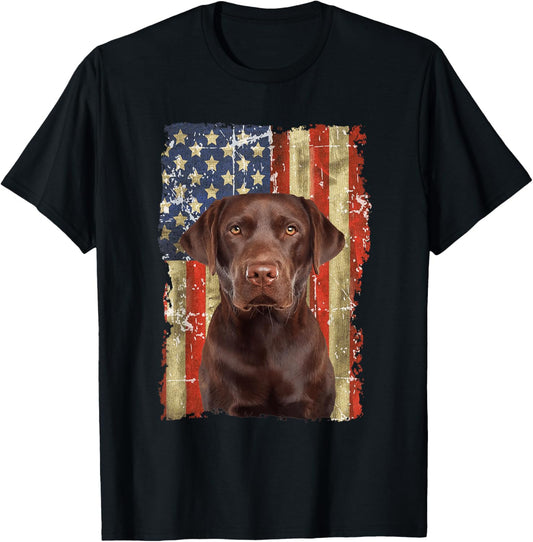 Retro Chocolate Lab With USA Flag Gift Chocolate Lab Dad Mom T-Shirt