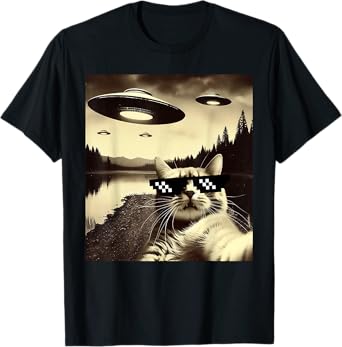 Cat Selfie With Alien UFO Funny Cat Gifts For Men Women Kid T-Shirt