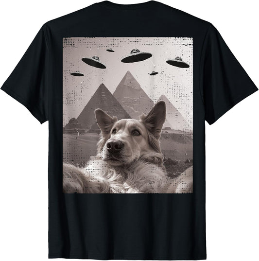 Mens Dog UFO Meme - Funny Golden Retriever Dog Selfie with UFOs T-Shirt